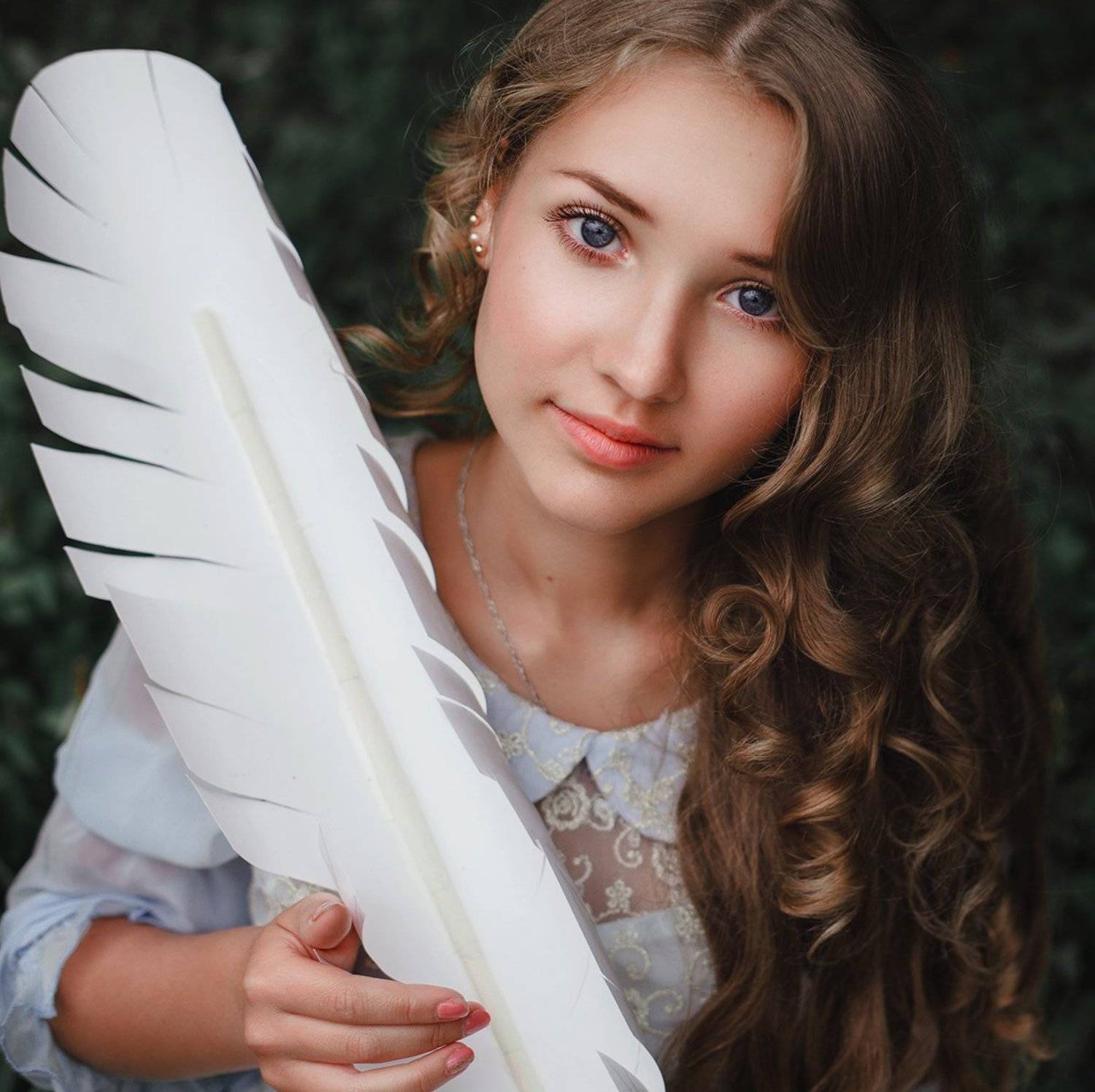 девушка, портрет, сказка, перо, лес, красота, Дарина Рябченко