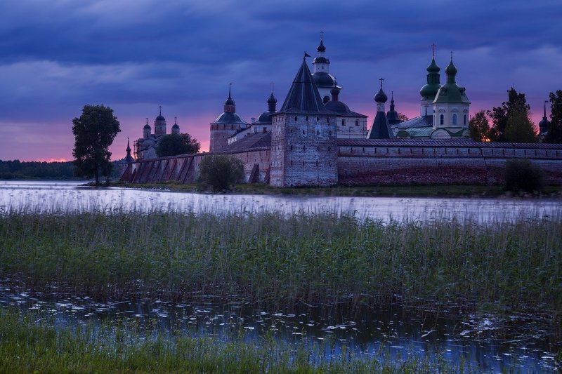 Ночь над монастырём фото превью