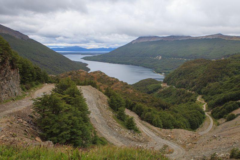 озеро, дорога по дороге на озеро фото превью