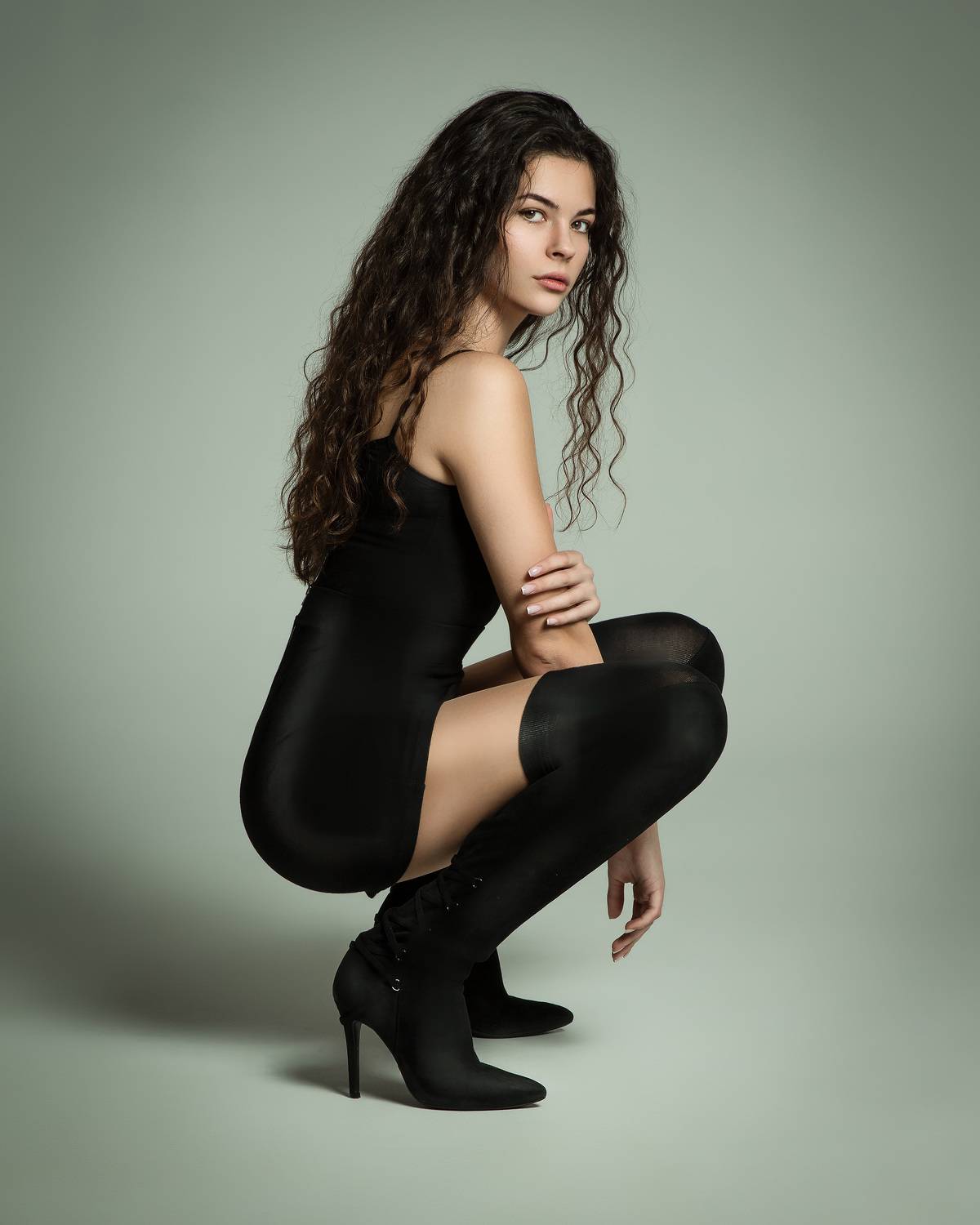 девушка, чулки, каблуки,боди,юбка, Дмитрий Александров