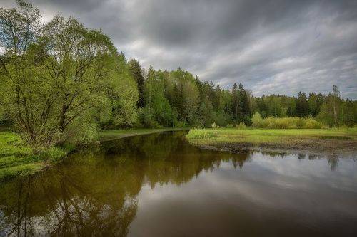 Весенняя река