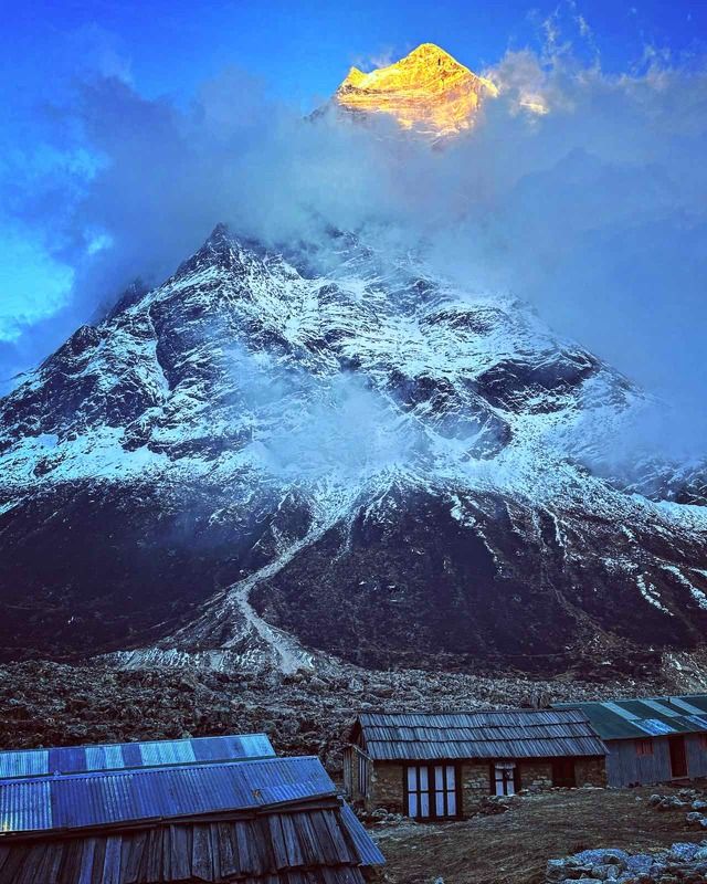 горы гималаи Golden peak фото превью