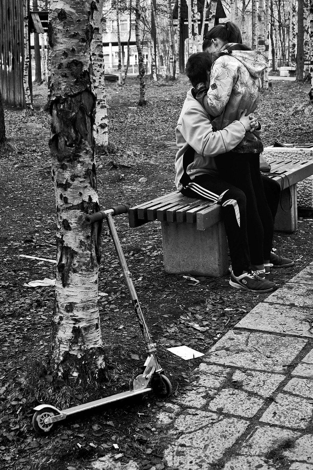 самокат, парочка, двое, чб, апатиты, Николай Смоляк