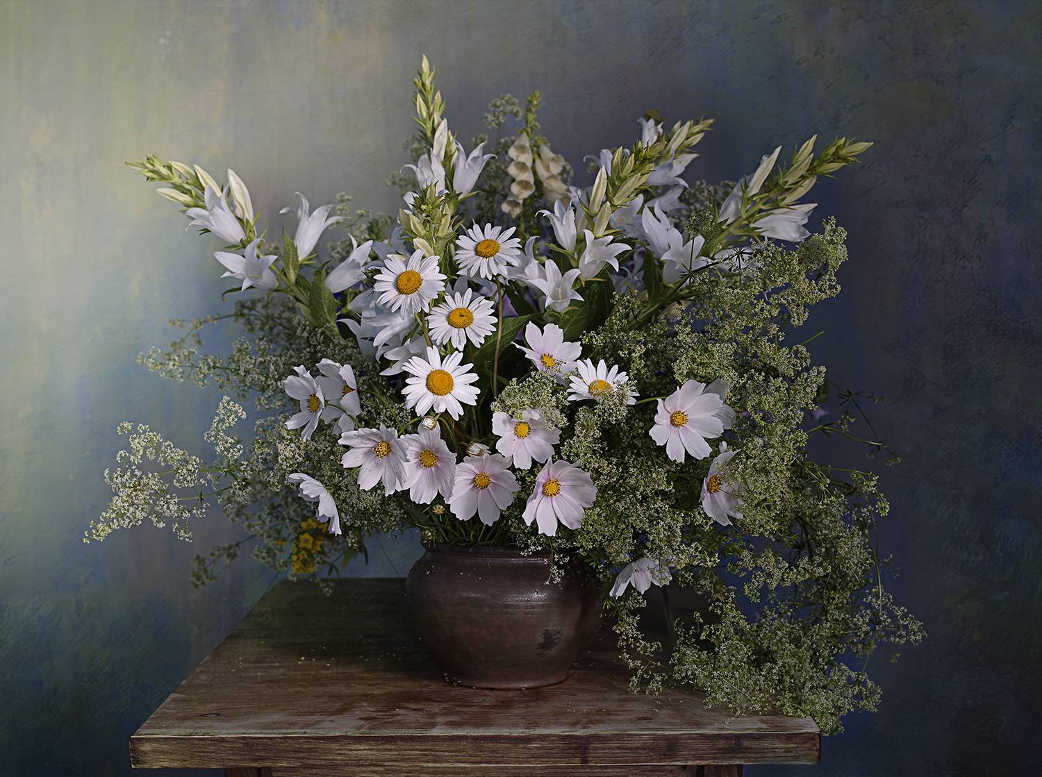 натюрморт, вера павлухина, ромашки, колокольчики, космеи,, Вера  Павлухина