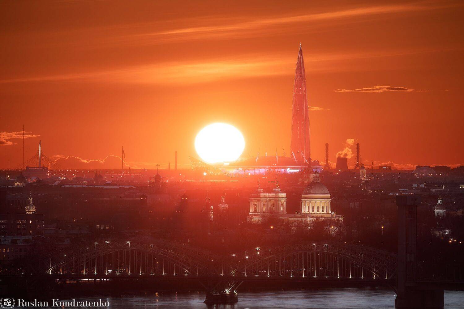 санкт-петербург, закат, лахта-центр, лахта, небоскреб, прострел, мост, финляндский железнодорожный мост, лавра, александро-невская лавра, композитная фотография, time blending, Кондратенко Руслан