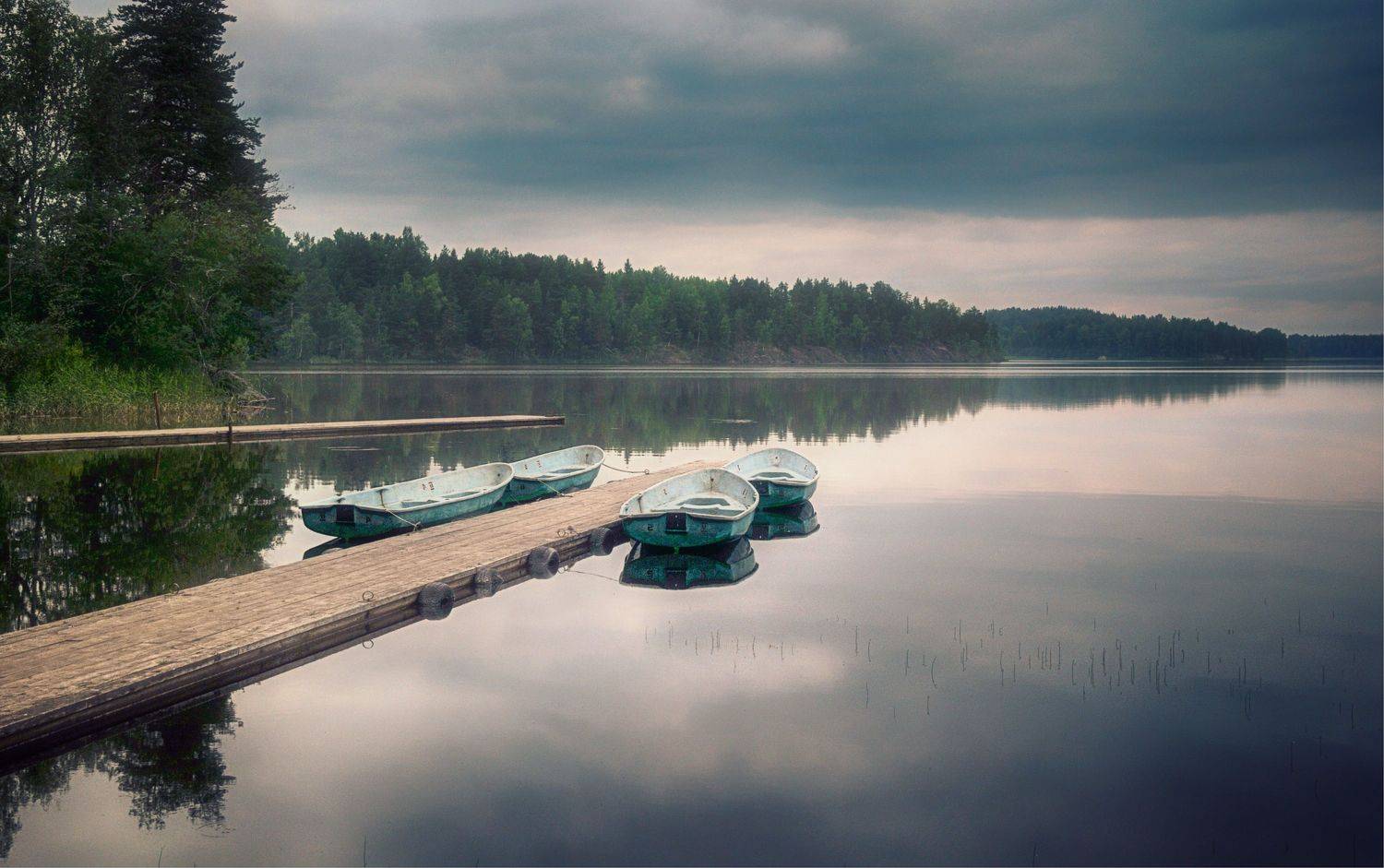 озеро лодки причал облака, Вера Петри