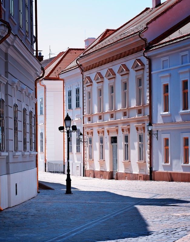 Empty streets фото превью