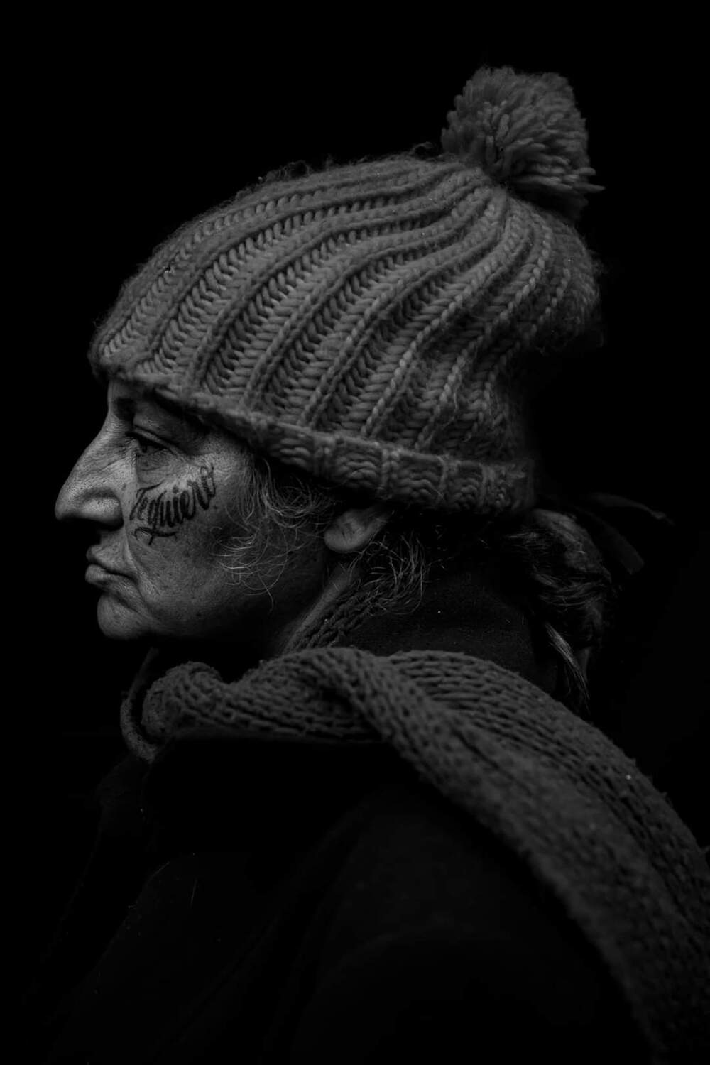 portrait, portraits, female portrait, retrato, retratos, bastian cifuentes araya, periodistafurioso, black and white, black & white, blanco y negro, human, homeless, situacion de calle, in-visibles, invisibles,, Basti&aacute;n Cifuentes Araya