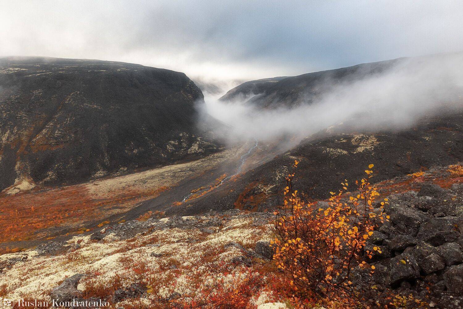 ловозерские тундры, сейдозеро, кольский полуостров, эльморайок, перевал, перевал эльморайок, горы, долина, осень, тулбнюнуай, Кондратенко Руслан