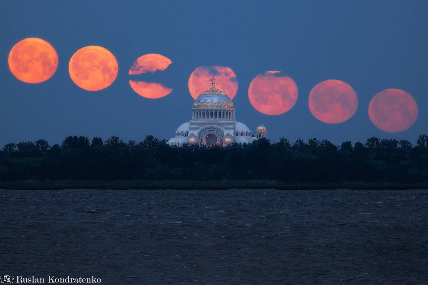 санкт-петербург, луна, полнолуние, восход луны, прострел, заход луны, секвенция, секвенция с луной, морской собор, кронштадт, морской никольский собор, Кондратенко Руслан