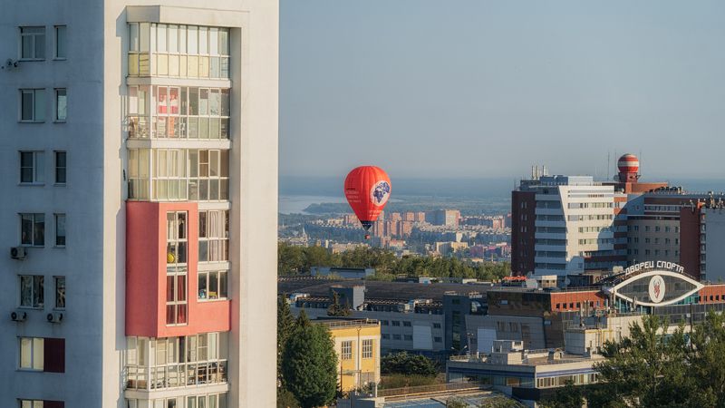 Кому на крыше, кому над крышами фото превью