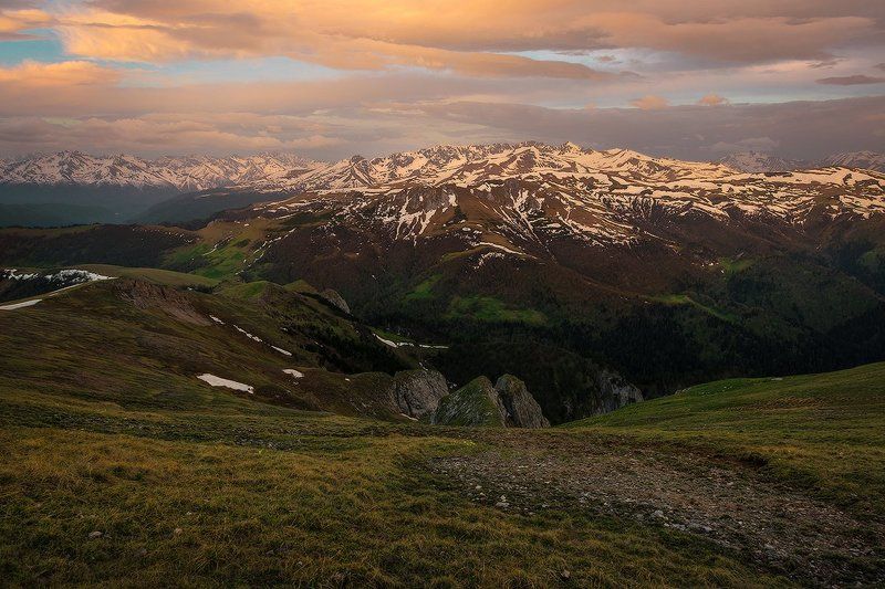 Спиной к Тхачам и Ачешбоку фото превью