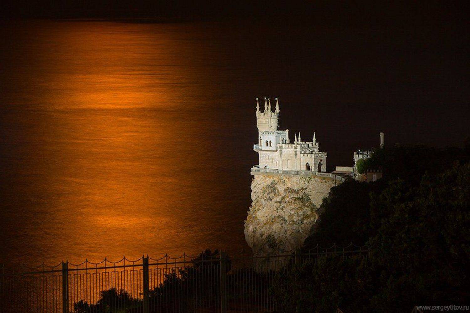 Крым, Ласточка, Ласточкино гнездо, Луна, Лунная дорожка, Море, Отражение, Пейзаж, Пляж, Ялта, Serge Titov