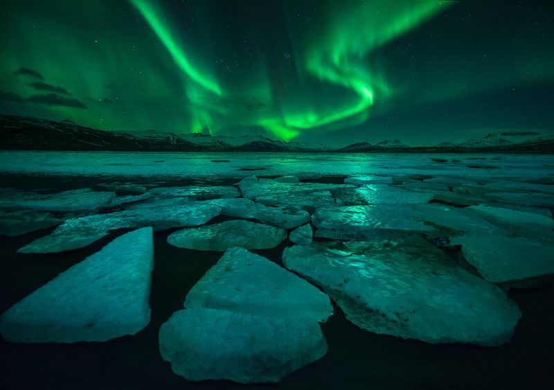 2015, Astronomy, Atmospheric Mood, Aurora Borealis, Beauty In Nature, Cloud - Sky, Color Image, Dramatic Sky, Flowing Water, Horizontal, Iceland, Illuminated, Mountain, Mountain Range, Nature, Night, No People, Outdoors, Photography, Rock - Object, Water, Aurora, Iceland фото превью