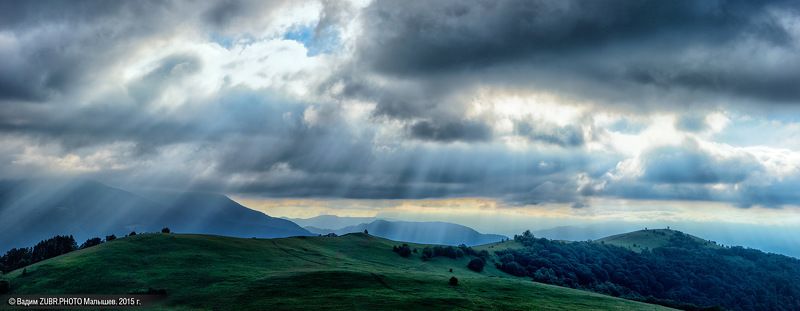 Zubrphoto, Горы, Кавказ, Лучи, Облака, Панорама Вечер приходит. фото превью