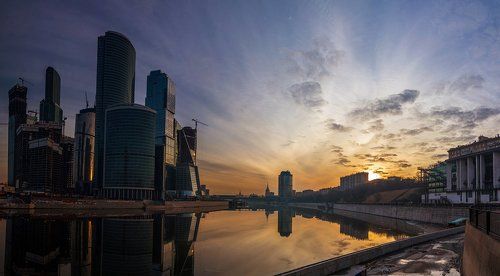 Москва-Сити на рассвете.