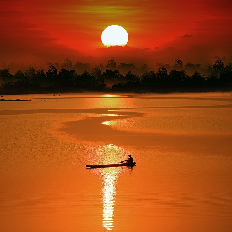 Red, Sunset, Thailand, Scenics, Sea, Silhouette, Color Image, Sun, Cloud - Sky, Fisherman, Fishing, Orange Color, One Person, Fishing Boat, On The Move, Reflection, Adult, Adults Only, Beauty In Nature, Distant, Nature, One Man Only, Outdoors, People, Pho S cuve фото превью