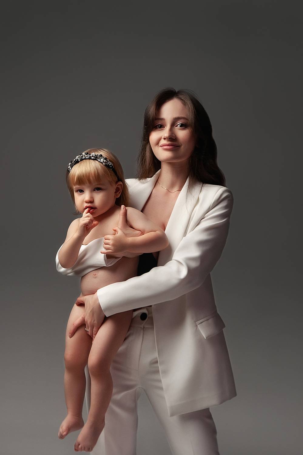 mom and baby, maternity, mom, mother, love, baby, family, babyphoto, familyphoto, children, childrenphoto, childrenphotography, мама, мама и малыш, мать и дитя, малышка, дочка, любовь, портрет, студийный портрет, семейный портрет, детский портрет, Ману Фалько