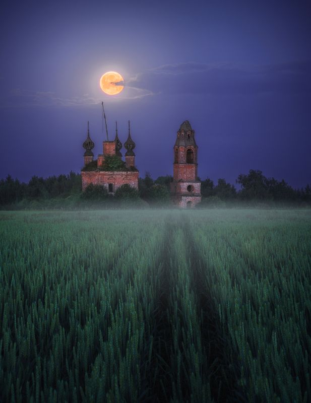 полнолуние, заброшенные церкви, луна и храм Подлунное фото превью