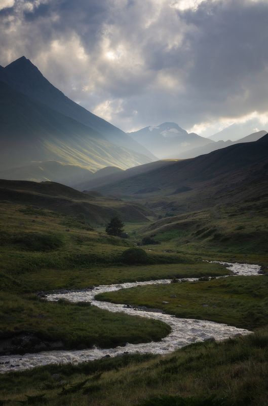 Вечер в долине р. Кыртык. Приэльбрусье.  фото превью