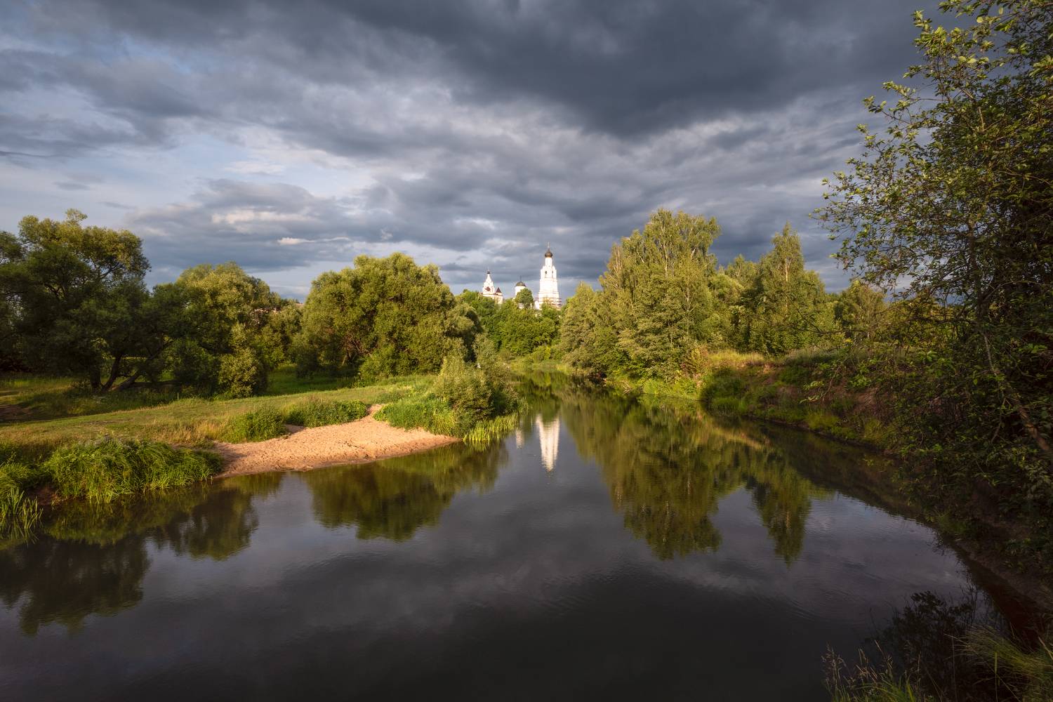 лето,вечер,река,небо,облака,тучи,берег,храм,отражение, Виталий Полуэктов