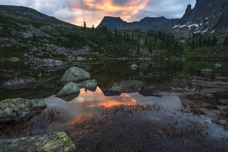 ергаки саяны озеро путешествие туризм горы сибирь горныйтуризм рассвет спящийсаян  фото превью