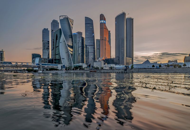 Деловой центр..вечером фото превью