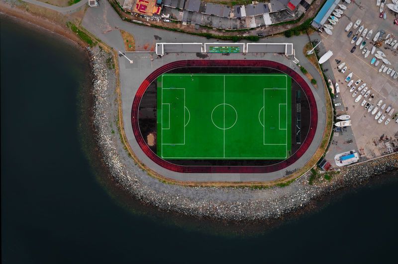 Кто промазал, то ти бежит за мячом фото превью