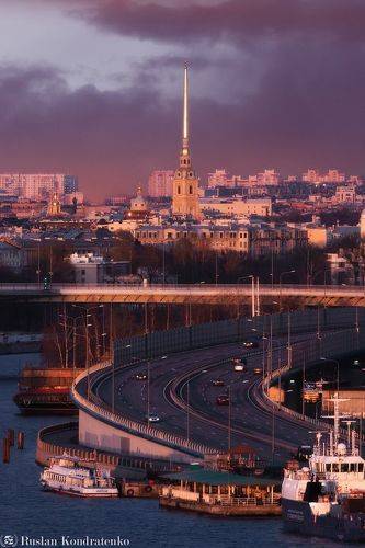Вид на Петропавловский собор с Васильевского острова