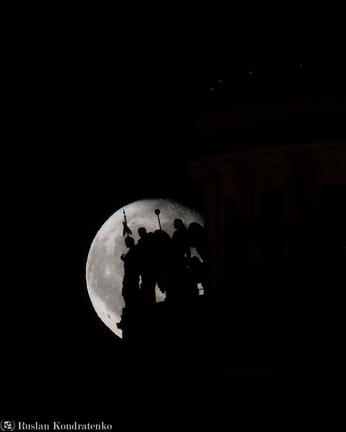 санкт-петербург, луна, полнолуние, восход луны, прострел, исаакиевский собор, исаакиевский, Кондратенко Руслан