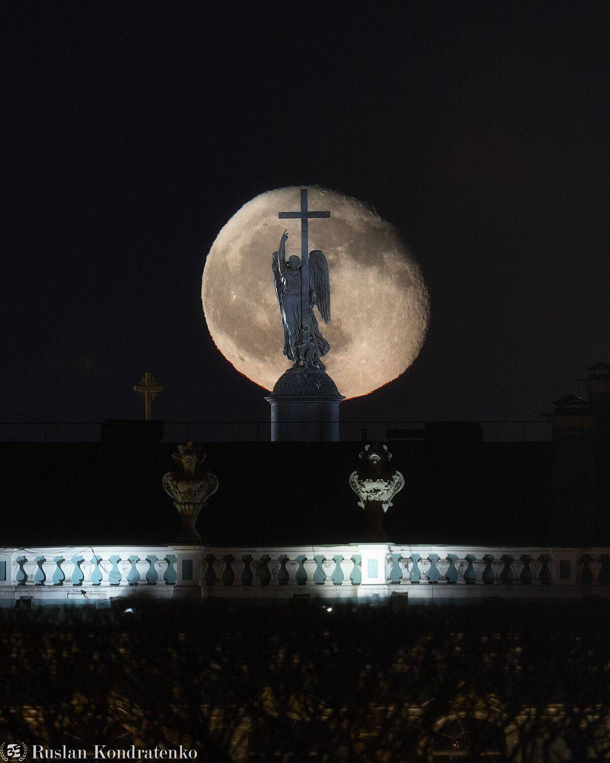 санкт-петербург, александровская колонна, ангел, полнолуние, луна, ночь, прострел, Кондратенко Руслан
