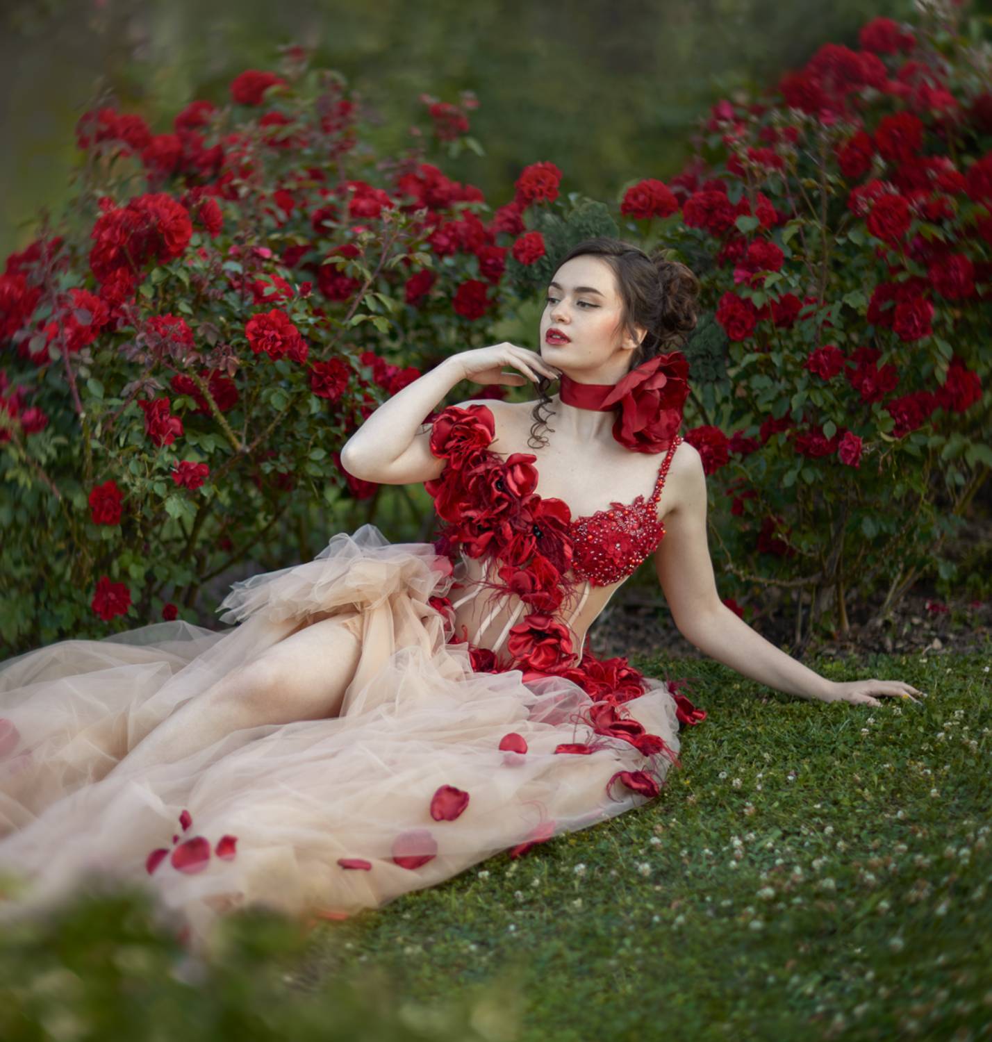 роза, цветы, девушка, пышное платье, кутюр, сад, сказка, фентези, Natalie Seitner