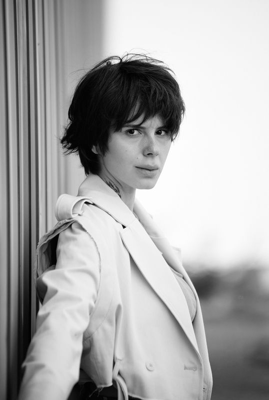 портрет, портретная фотография, женский портрет, естественный свет, фотосессия, чб, девушка, естественность Настя фото превью