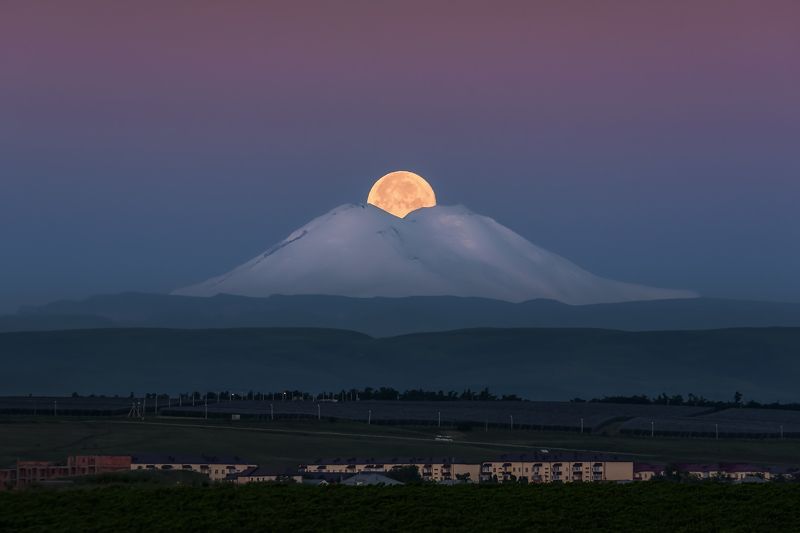 кавказ, эльбрус, луна, полнолуние, луна, moon, fullmoon, кабардино-балкария, пояс венеры Луна в фото превью
