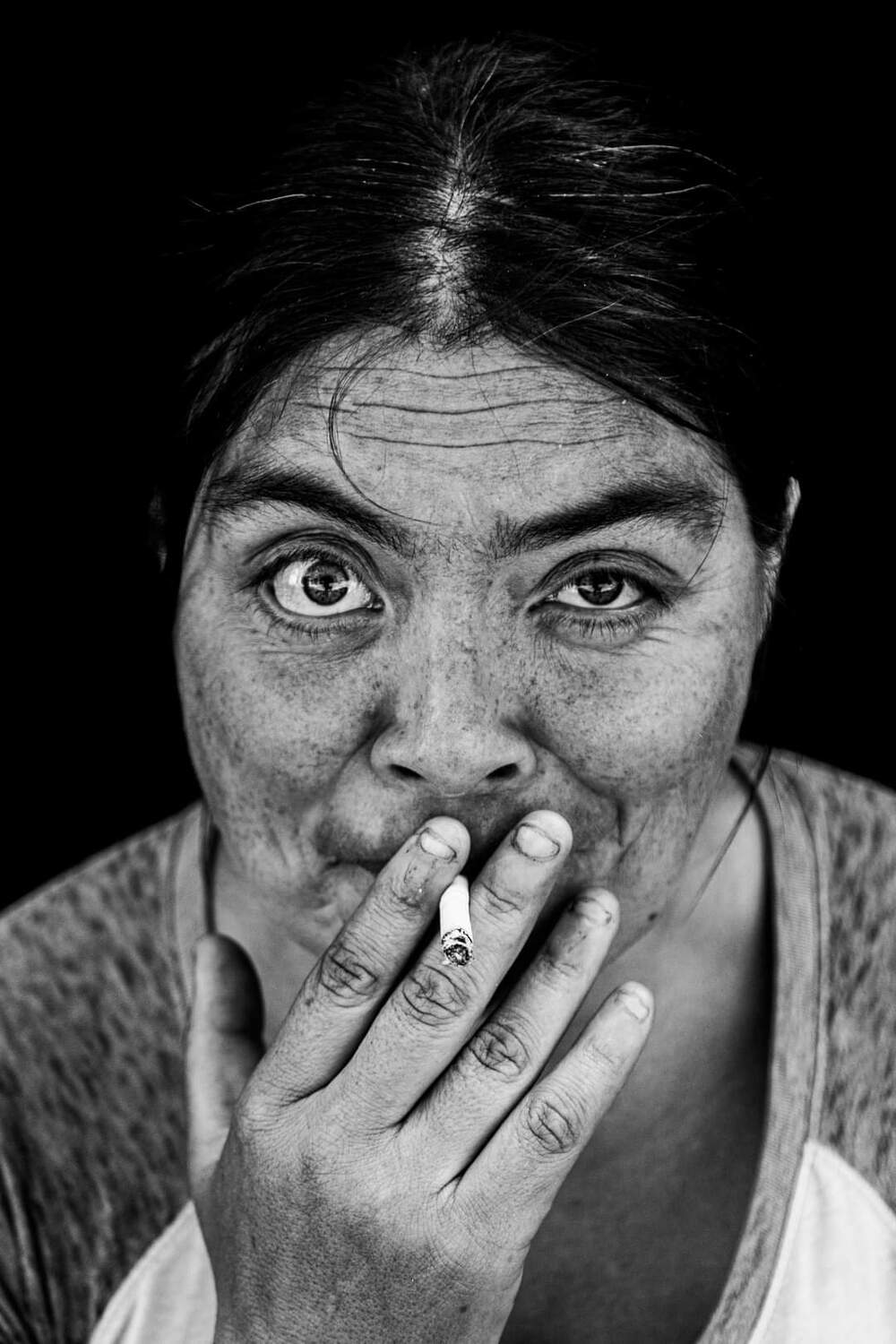 portrait, portraits, female portrait, retrato, retratos, bastian cifuentes araya, periodistafurioso, black and white, black & white, blanco y negro, human, homeless, situacion de calle, in-visibles, invisibles,, Basti&aacute;n Cifuentes Araya