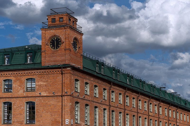 Бьют часы на старой башне... фото превью