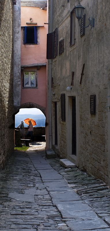 Красный зонтик фото превью