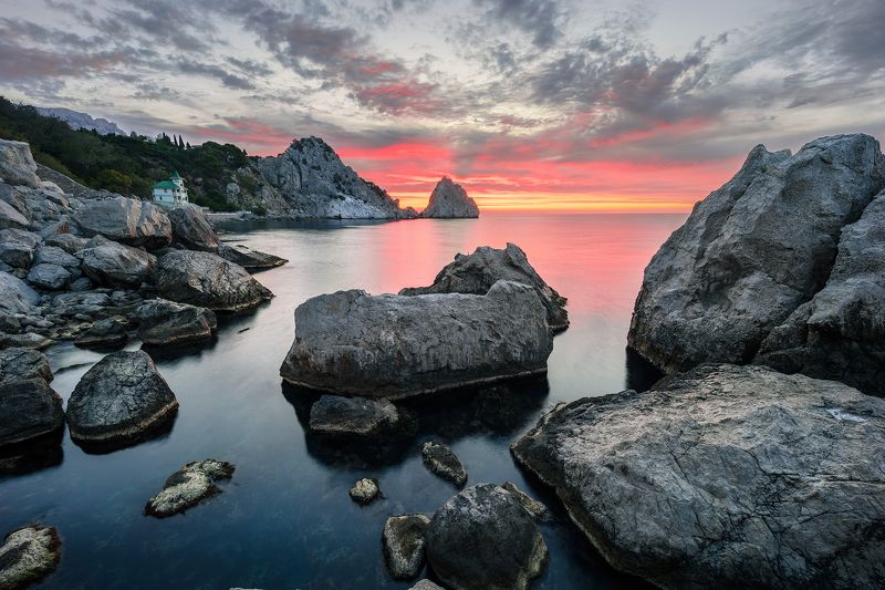 рассвет облака море скалы Крым Симеиз Домик с зелёной крышей фото превью