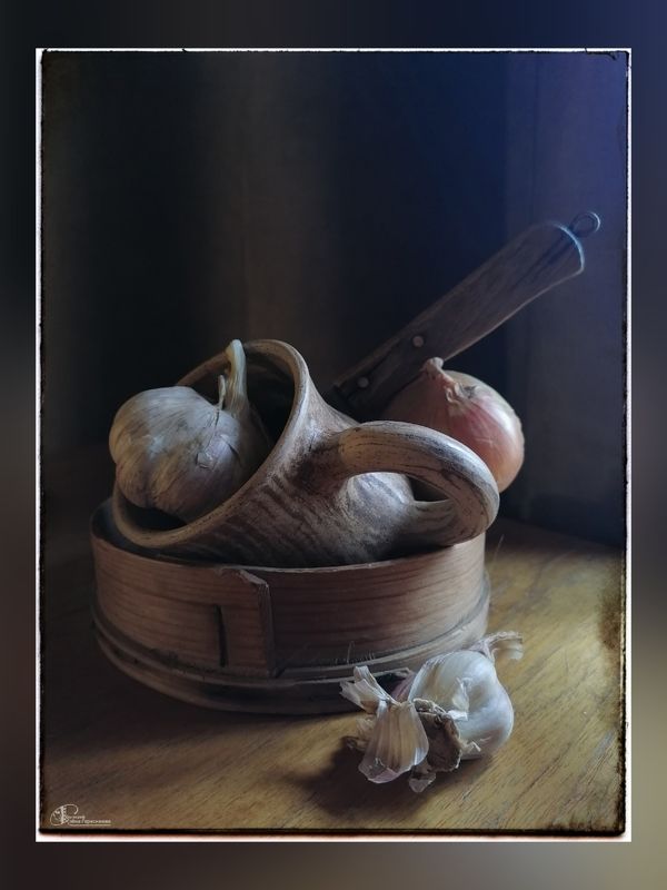 Натюрморт со старым ситом фото превью