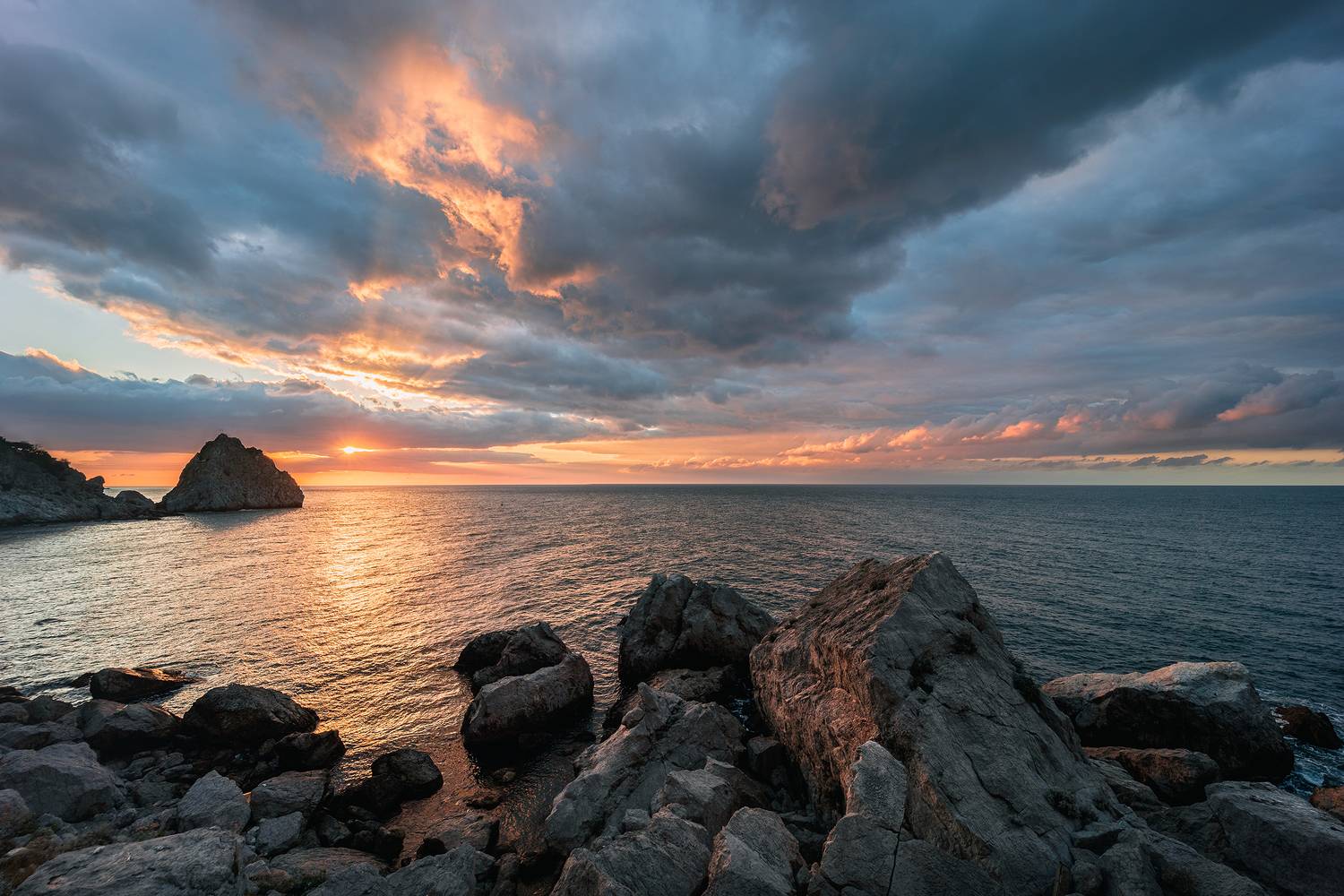 рассвет облака лучи море скалы Крым Симеиз, Владимир Баранов