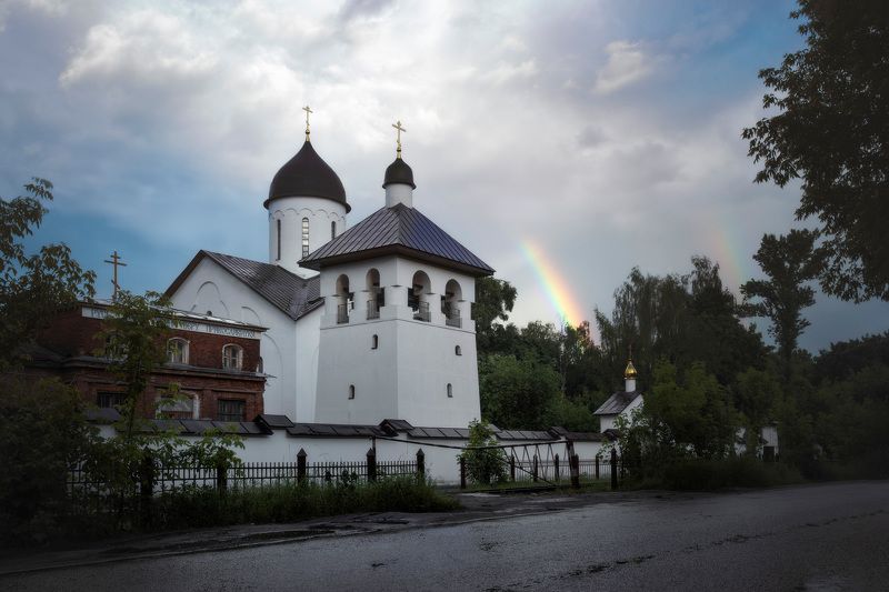 Радуга над церковью фото превью