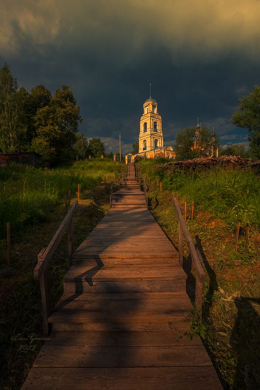 кологрив, город, костромскаяобласть,церковь, собор Будет дождь фото превью