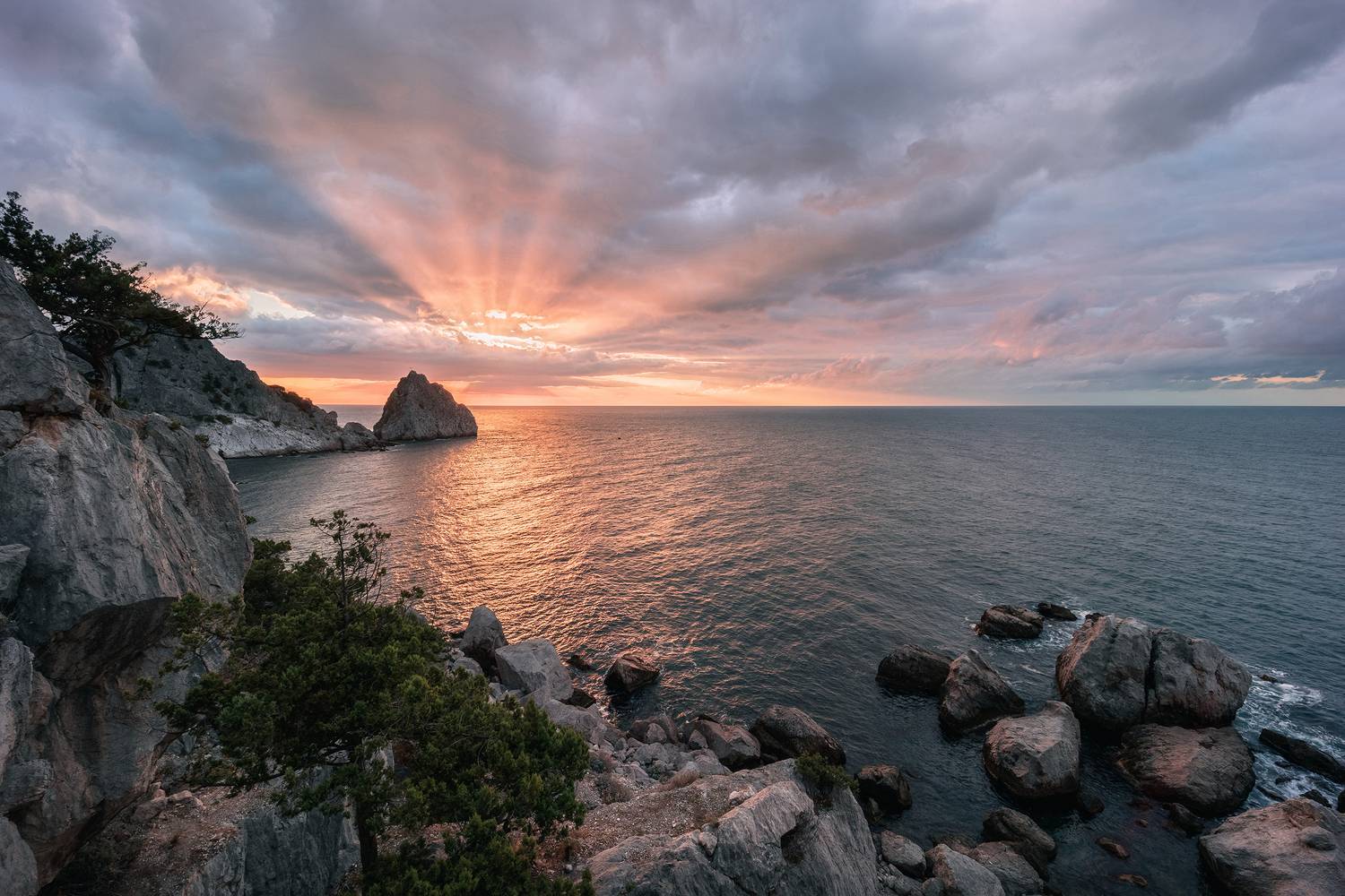 рассвет облака лучи море скалы Крым Симеиз, Владимир Баранов