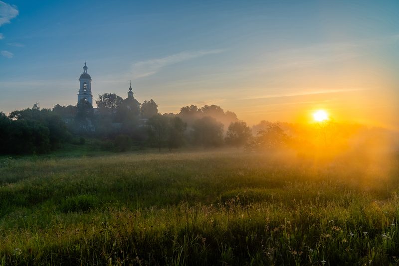 Туманное утро фото превью