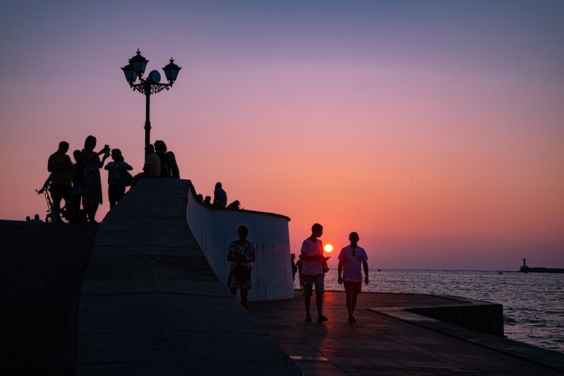 Солнце и люди фото превью