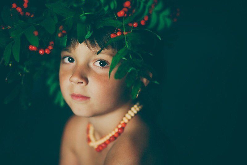 Девочка, портрет, август, рябина Рябиновый венок фото превью