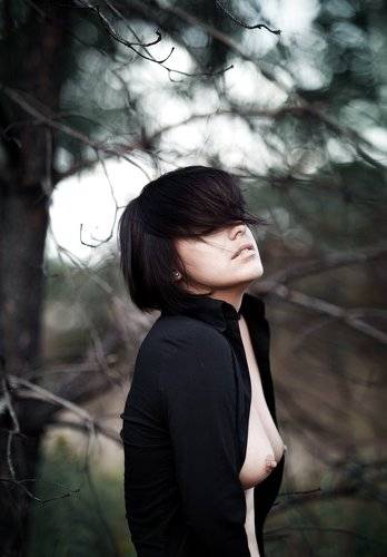V