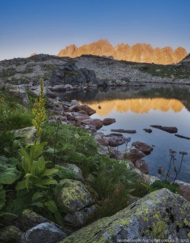 Словакия. Высокие Татры. У Жабьего плеса на рассвете.