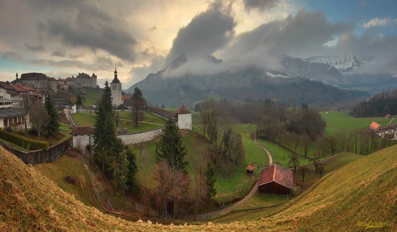 Утро старого города фото превью