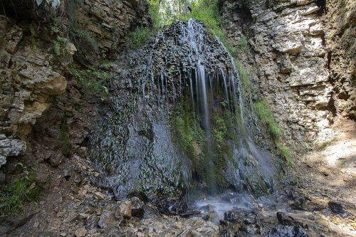 Хрустальные струи водопада